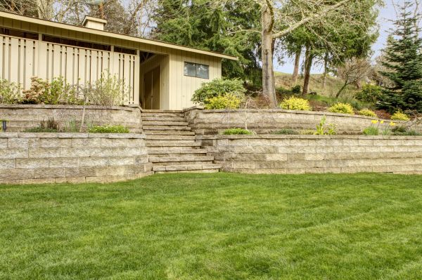 Retaining Wall Construction in Livonia