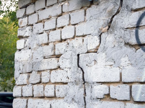 Cracked Brick Wall Repair in Livonia